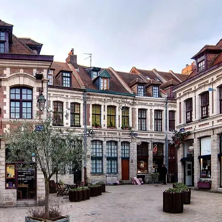 Beautiful With Balcony 4 Bedrooms! Lille