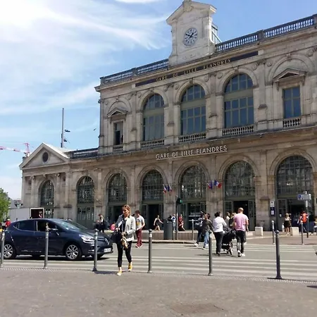 Daire Beautiful With Balcony 4 Bedrooms! Lille