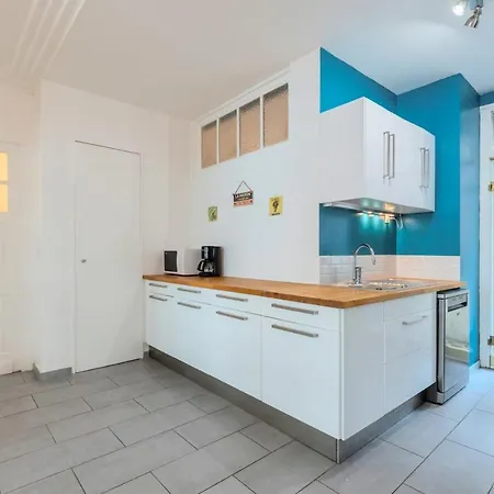 Beautiful With Balcony 4 Bedrooms!